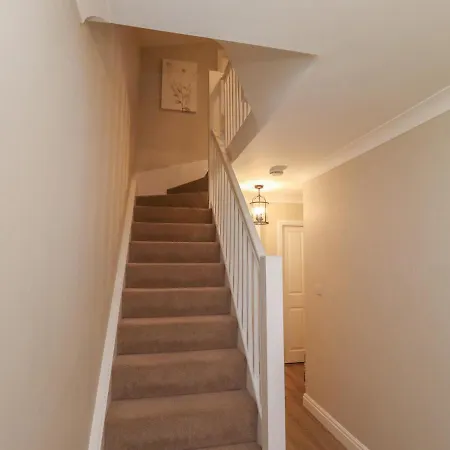 度假居 Aurora 惠特比